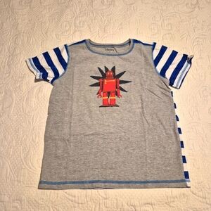 Hatley boys size 7 gray, blue & white robot design shirt has mark from storage